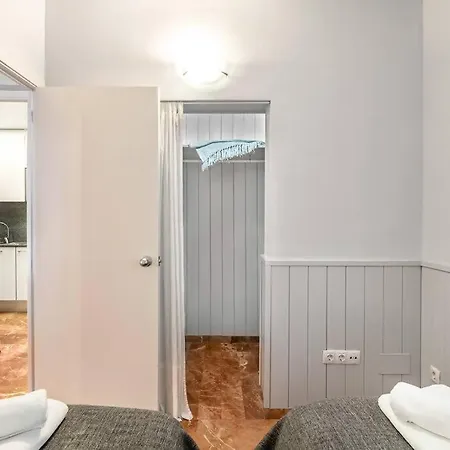 Park Guell Gaudi 2 Bedroom Apartment *