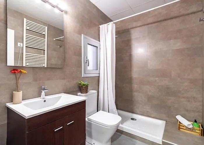 Park Guell Gaudi | 2 Bedroom Apartment * Барселона
