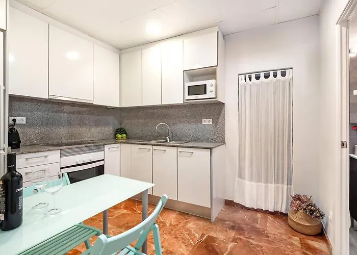 Park Guell Gaudi | 2 Bedroom Apartment *